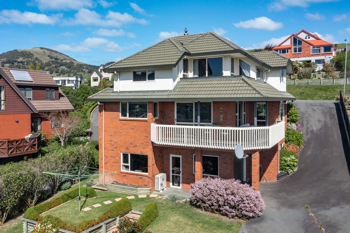 Large Family Home With Excellent Garaging!!!, Mosgiel
