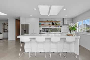 6 Kahuparere Crescent, Pyes Pa