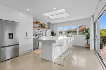 6 Kahuparere Crescent, Pyes Pa