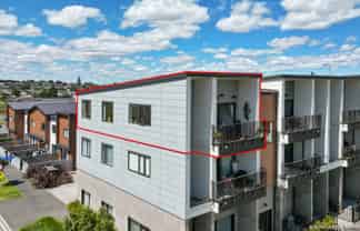 8/1 Coral Tree Avenue, Manukau