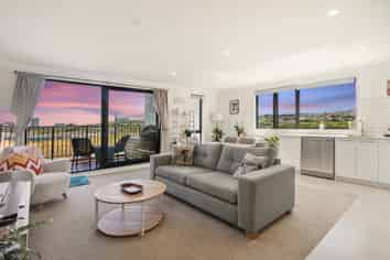 8/1 Coral Tree Avenue, Manukau
