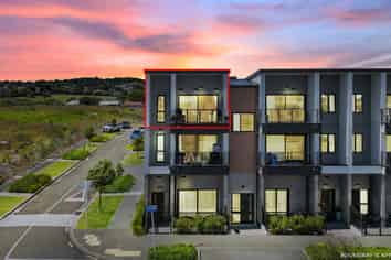 8/1 Coral Tree Avenue, Manukau