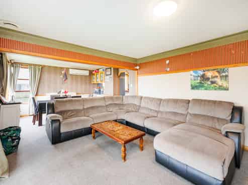 8 Flint Street, Milson