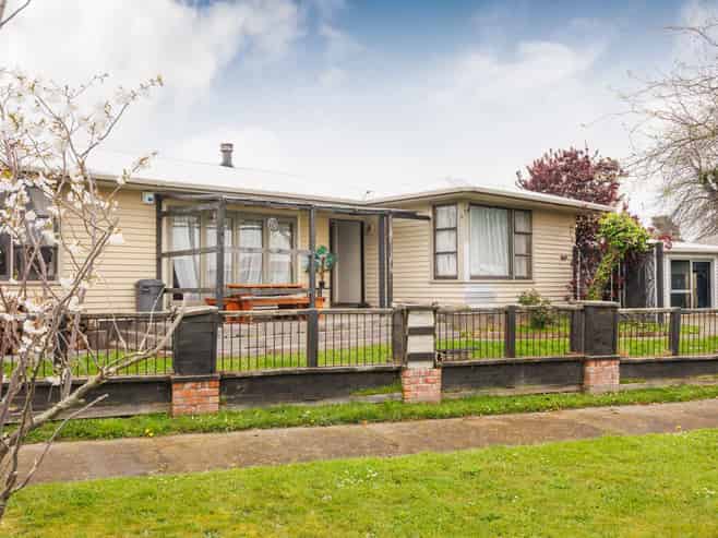 8 Flint Street, Milson