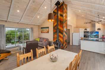 107 Benjamin Place, Matarangi