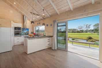 107 Benjamin Place, Matarangi