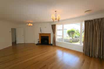 111 Selwyn Avenue, Mission Bay
