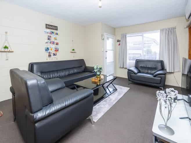 88 Lake Road, Frankton