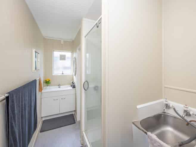 88 Lake Road, Frankton