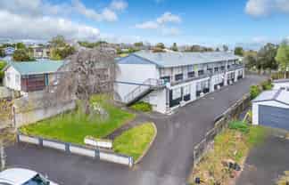88 Lake Road, Frankton