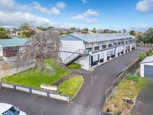 88 Lake Road, Frankton