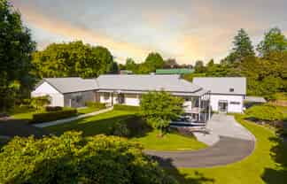 6 Saville Place, Pyes Pa