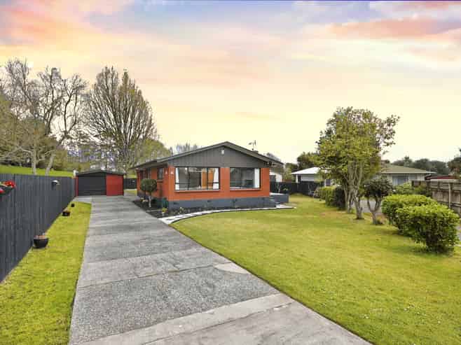 59 Resthill Crescent, Glenview