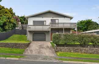 11 Dunton Drive, Welcome Bay