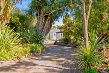 16 Duck Pond Road, Motukarara