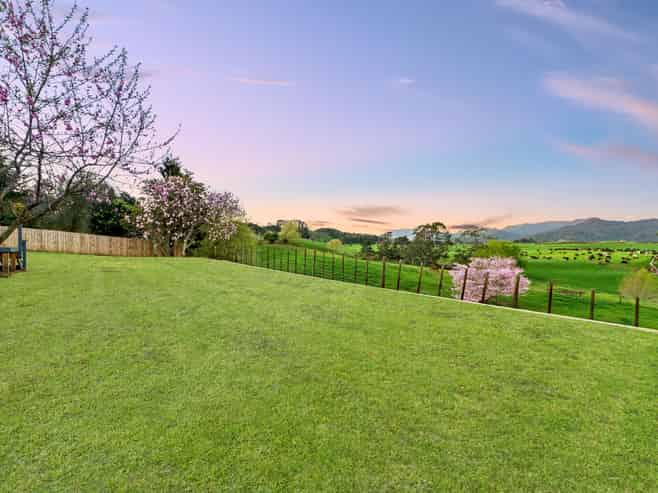 48 Poland Street, Waikino