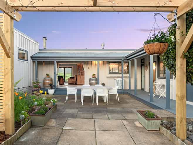 48 Poland Street, Waikino