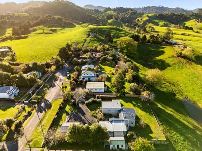 48 Poland Street, Waikino