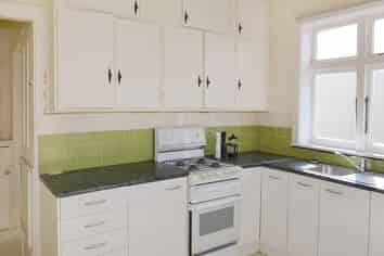 34B Shamrock Street, Takaro