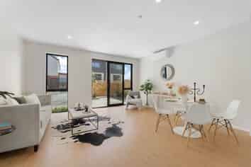 195 Henwood Road, Westgate