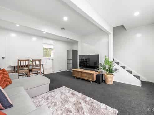 2/264 Grounsell Crescent, Belmont