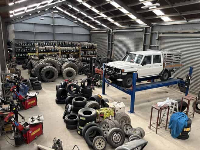 ADVANTAGE THE TYRE PROFESSIONALS
