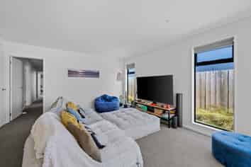 32 Cairnmuir St, Wanaka