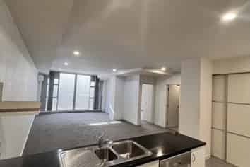 1B/1C Queen Mary Ave, Epsom