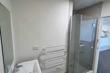 1B/1C Queen Mary Ave, Epsom