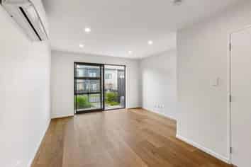 323 Glengarry Road, Glen Eden