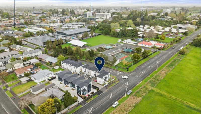2/135 Silverdale Road, Hillcrest