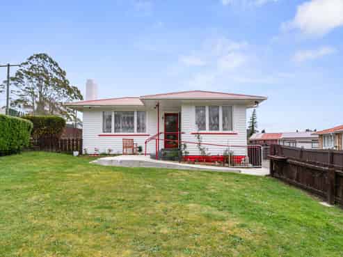 82 Meadowbank Crescent, Fordlands