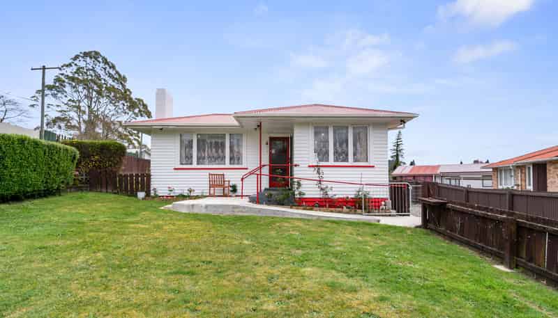 82 Meadowbank Crescent, Fordlands