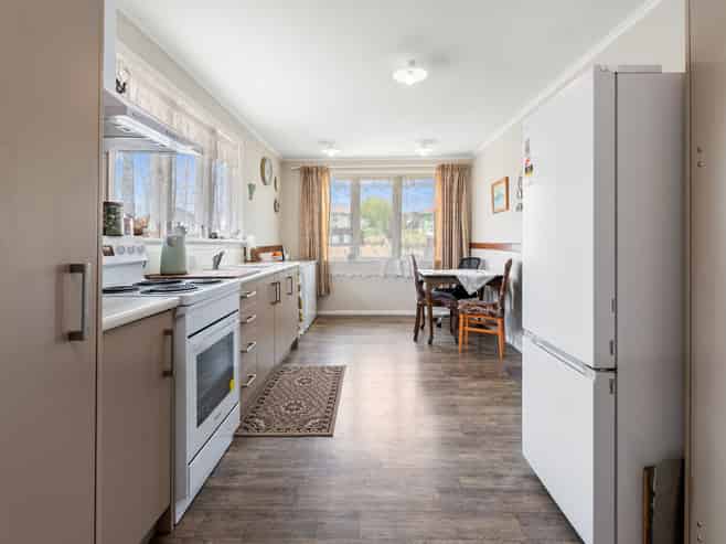 82 Meadowbank Crescent, Fordlands