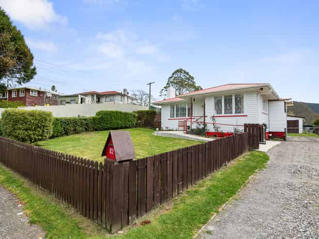 82 Meadowbank Crescent, Fordlands