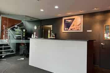 HIGH PROFILE STANDALONE OFFICE

 
