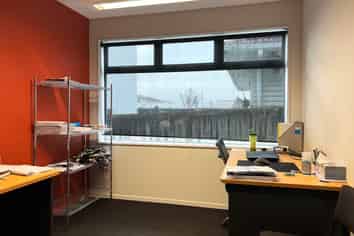 HIGH PROFILE STANDALONE OFFICE

 
