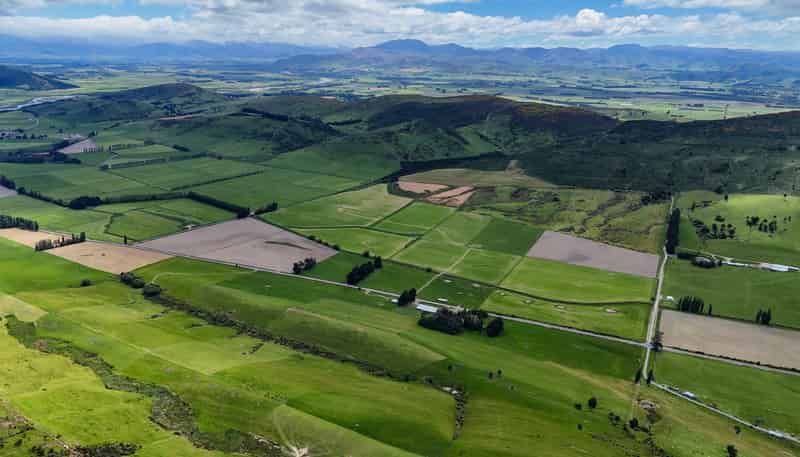 200 + 242 Caroline Valley Road, Caroline