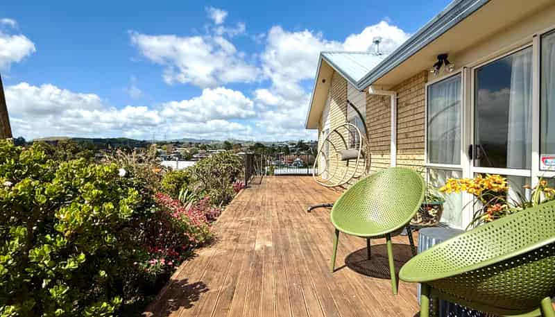 147 Sapphire Drive, Hairini