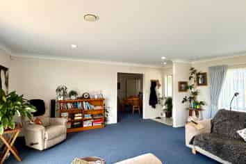 147 Sapphire Drive, Hairini