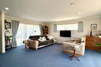147 Sapphire Drive, Hairini