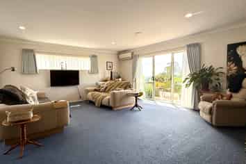 147 Sapphire Drive, Hairini
