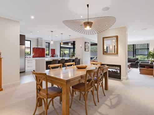 19 Tall Oaks Way, Bethlehem