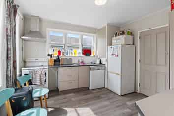  42 & 42a Suva Street, Upper Riccarton