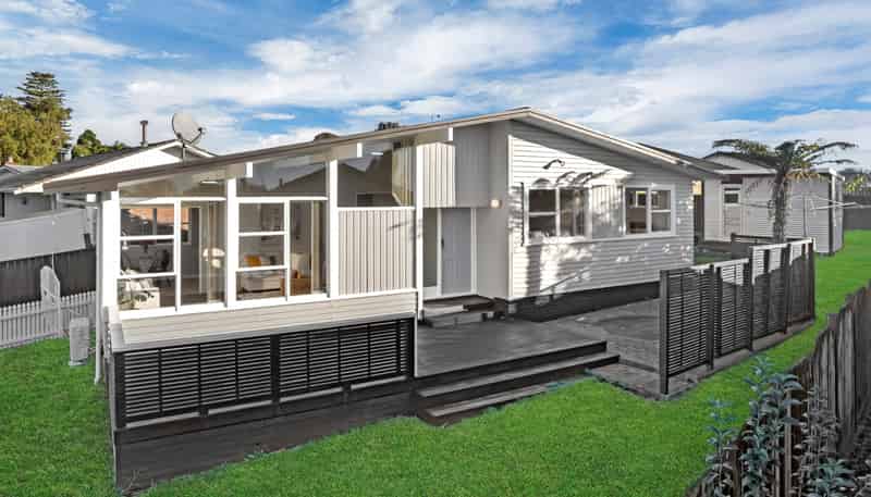 16 Wordsworth Road, Manurewa