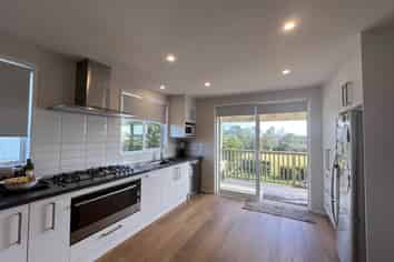 64 Cobham Crescent, Kelston