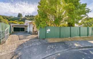 6 Edmund Lomas Grove, Birchville