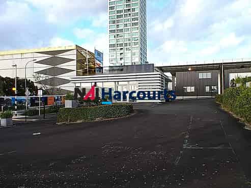 Takapuna Corner Site Office/Showroom