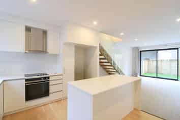 6B/6 Ferry Road, Days Bay