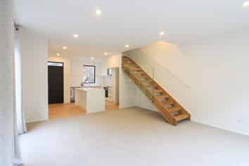 6B/6 Ferry Road, Days Bay